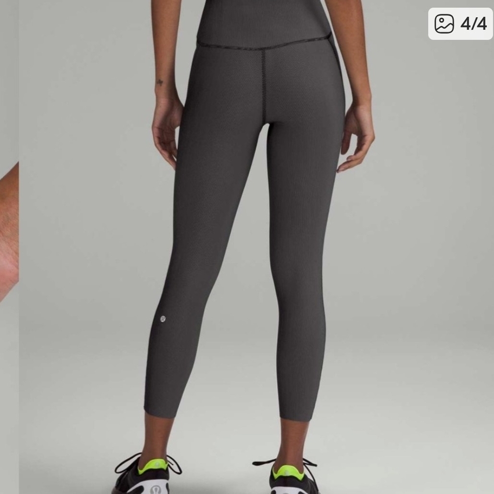 EUC Lululemon Ribbed Base Pace Sz8